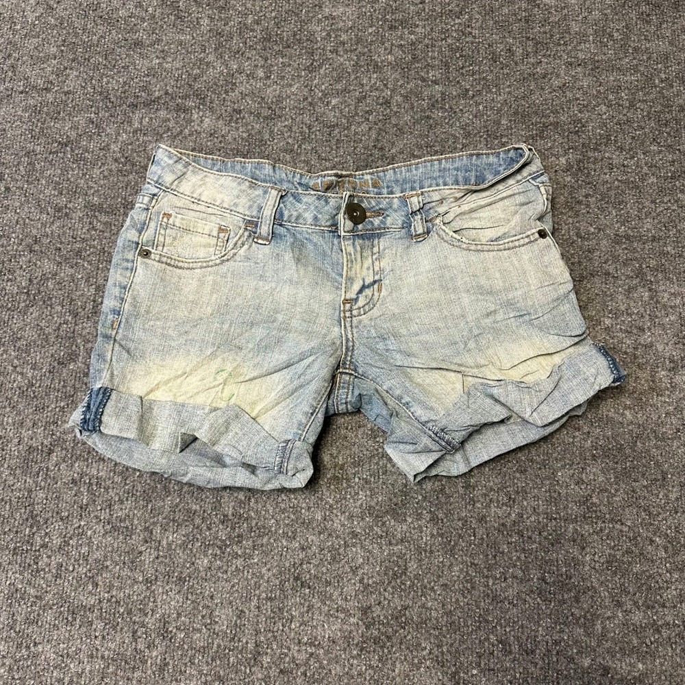 Arizona Jean Co Shorts Womens Size 0 Light Wash Denim Low Rise Cuffed Stained
